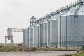 Fototapeta na wymiar silos for agricultural goods