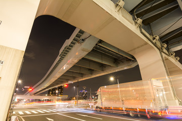 江東区有明の高架下道路夜景