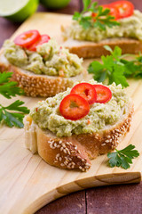 Guacamole Bruschetta