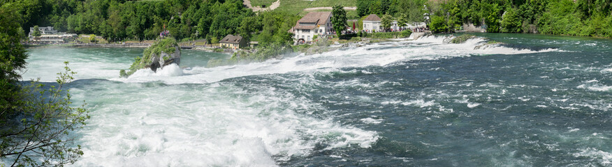 Fototapeta na wymiar Rheinfall Panorama von Hinten