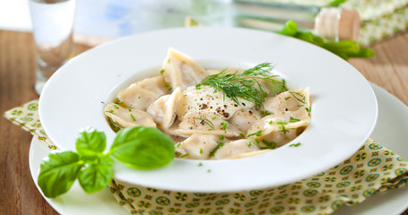  Teigtaschen gefühlt mit fleisch 