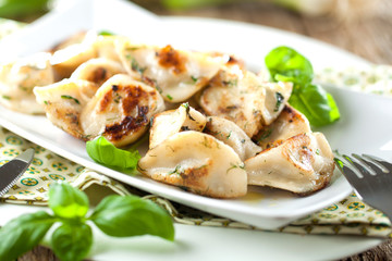  Teigtaschen gefühlt mit fleisch 