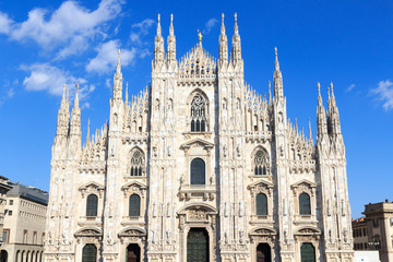 Fototapeta na wymiar Milan Cathedral with blue sky