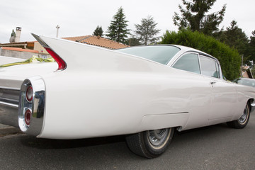 American car from the 50s on wedding day