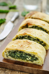 strudel with spinach and ricotta
