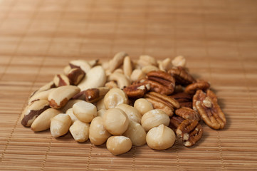 mix of nuts, para cashew brazil macadamian pecan