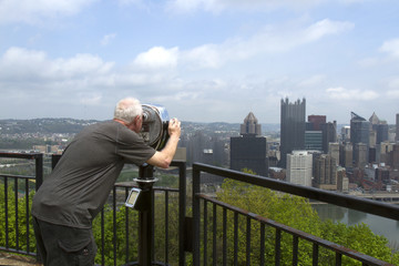 Tourists looking at skyline