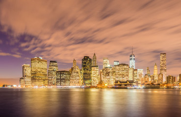 Fototapeta premium Night panorama of Manhattan in New York, USA