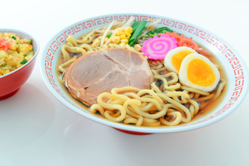 美味しそうなラーメンとチャーハン