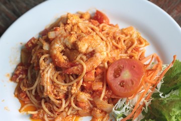 Shrimp spaghetti with sauc on dish