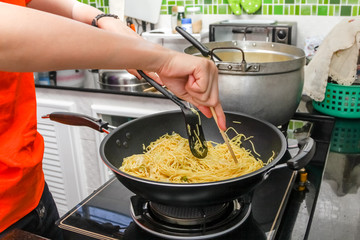 stir fried egg noodle