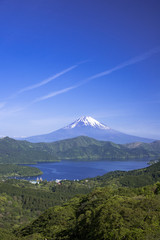 大観山より芦ノ湖と富士山