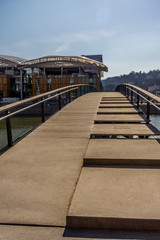 Obraz premium Passerelle et Immeubles