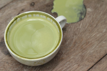 Green tea and milk for drinking