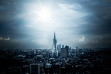 London Skyline mit Sonnernstrahlen