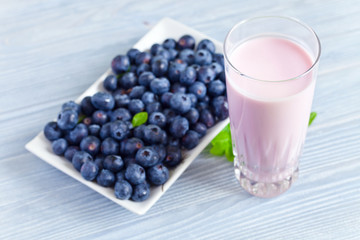 Fototapeta na wymiar blueberry yogurt