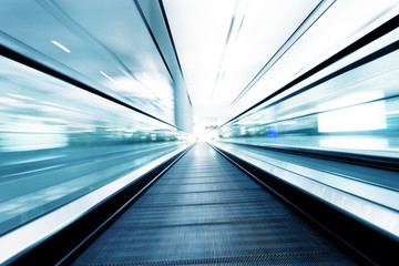 Obraz premium fast motion of escalator