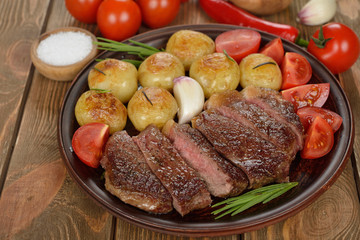 Steak with potatoes