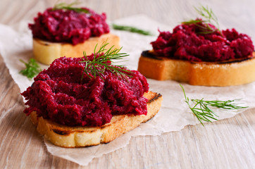 Sandwich with beetroot and dill
