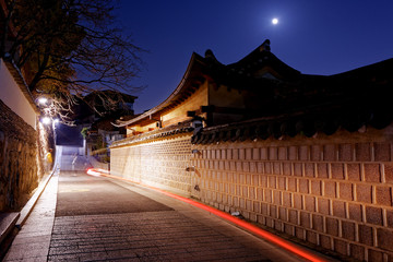 Bukchon Hanok historic district in Seoul, South Korea. © Cozyta