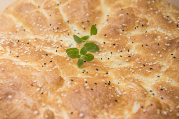 Oregano auf türkischem Fladen