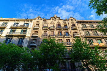 Fototapeta na wymiar Facade of typical residential building in Eixample district