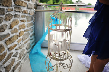 Obraz premium Wedding ceremony & Wedding decorations. Wedding pigeons at cage