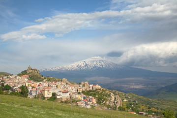 Fototapeta na wymiar Sicilian Village And Etna Volcano