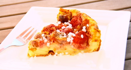part de clafoutis fraises,mirabelle
