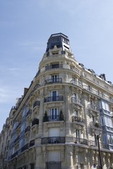 Fototapeta na wymiar Immeuble néo-classique du quartier du Luxembourg à Paris