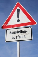 Deutsches Verkehrszeichen: Gefahrstelle - Baustellenausfahrt