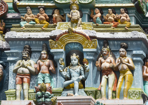 Dhakshinamoorthy, Lord Shiva as supreme teacher on Gopuram.