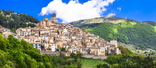 Castel del Monte - pictorial hilltop village in Abruzzo, Italy - obrazy, fototapety, plakaty