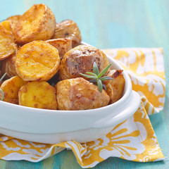 Oven baked potatoes with rosemary
