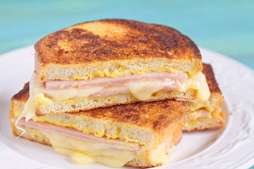 Monte Cristo sandwich