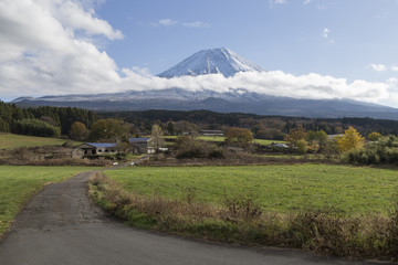 Fototapeta premium Mt.Fuji in autumn, Japan
