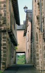 Naklejka premium une rue à Donzenac.(Corrèze)