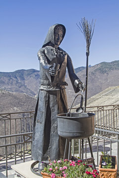 Hexendenkmal in Triora