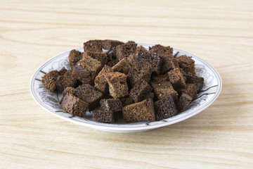 Rye crackers in a dish