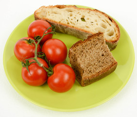 mediterranean diet bread and tomato