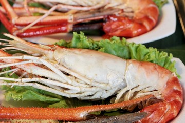 Grilled shrimp at the market
