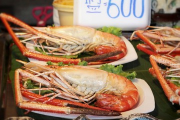 Grilled shrimp at the market