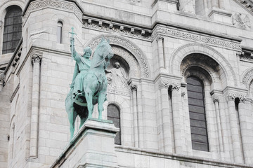 Fototapeta na wymiar War Soldier Statue in paris,France