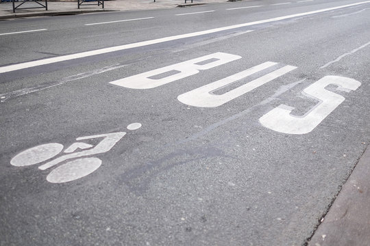 Traffic signs - Bus lanes and parking road markings