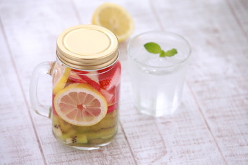 デトックスウォーター