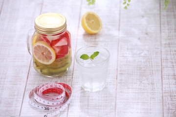 デトックスウォーター