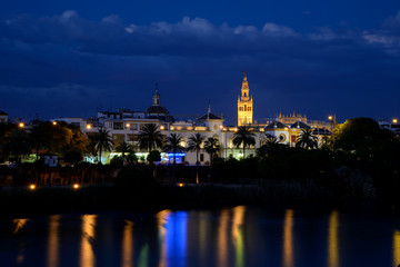 Fototapeta premium giralda nocturna
