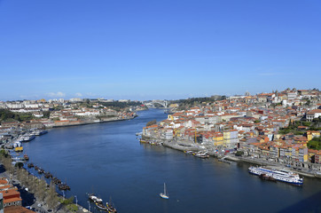 Fototapeta na wymiar Stadtansicht von Porto am Douro