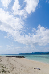 Fototapeta na wymiar 沖縄県　小浜島　細崎から見る西表島