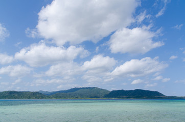 沖縄県　小浜島　細崎から見る西表島